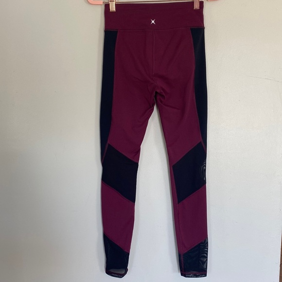 Express EXP Core Performance Leggings - Burgundy & Black - XS - Picture 4 of 9